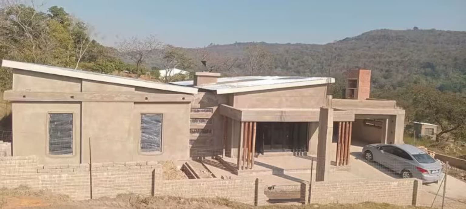 Wide view of a completed Vacanyi building project